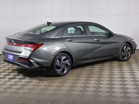 Certified 2025 Hyundai Elantra SEL FWD image 11