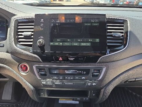 Certified 2022 Honda Passport TrailSport image 34