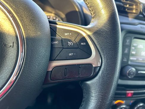 Used 2015 Jeep Renegade Latitude w/ Popular Equipment Group FWD image 16