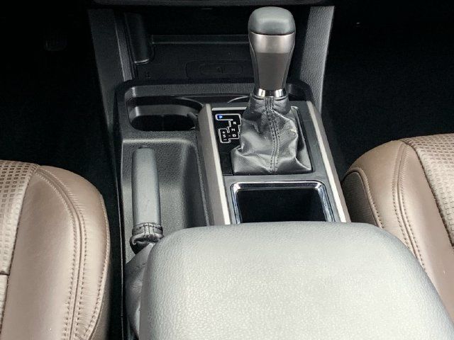 Used 2018 Toyota Tacoma Limited RWD image 27