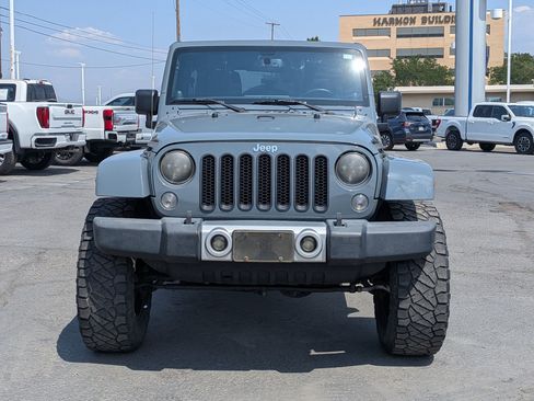 Used 2014 Jeep Wrangler Unlimited Sahara w/ Max Tow Package AWD/4WD image 11