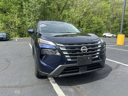 Used 2025 Nissan Rogue SV AWD/4WD image 11