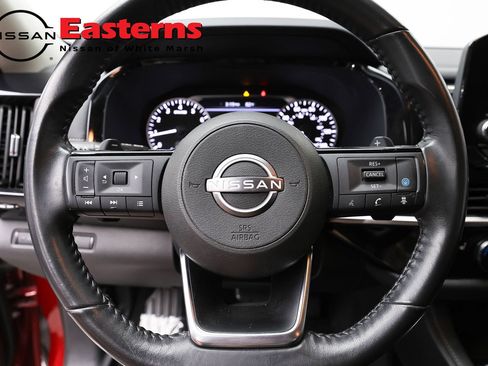 Used 2023 Nissan Pathfinder SV AWD/4WD image 10