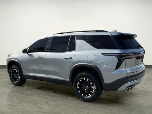 Used 2024 Chevrolet Traverse Z71 w/ Enhanced Driving Package image 4