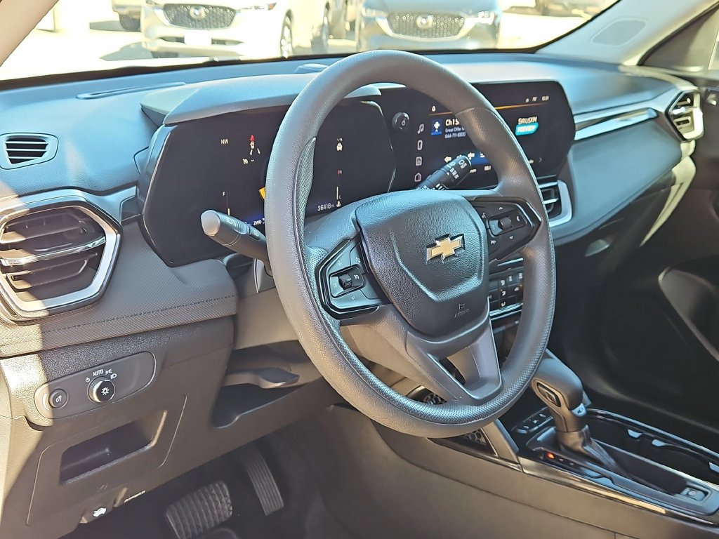 Used 2025 Chevrolet TrailBlazer LT AWD/4WD image 15