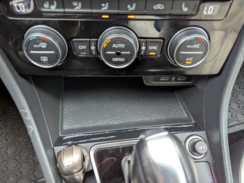 Used 2020 Volkswagen Jetta R-Line image 24