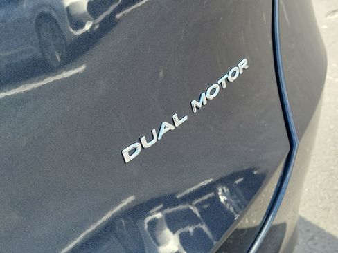 Used 2024 Tesla Model Y Long Range AWD/4WD image 5