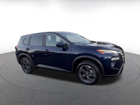 Used 2025 Nissan Rogue SV FWD image 2