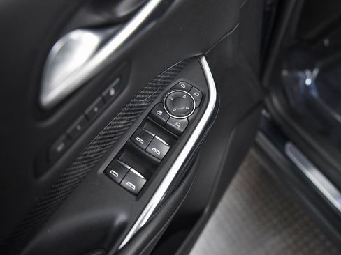 Used 2024 Cadillac XT4 Sport image 10