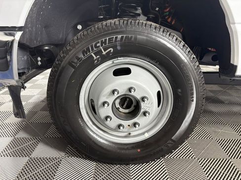 Certified 2025 Ford F350 XL w/ XL Chrome Package image 12