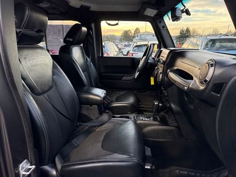 Used 2016 Jeep Wrangler Unlimited Sport image 9