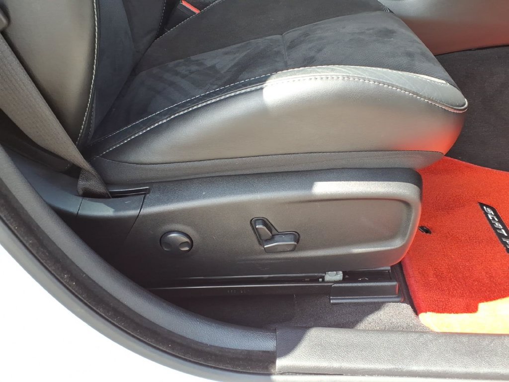 Used 2023 Dodge Charger Scat Pack RWD image 13