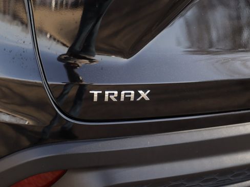 Used 2024 Chevrolet Trax LS w/ LS Convenience Package image 29