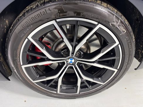 Used 2022 BMW M550i xDrive w/ Executive Package image 9