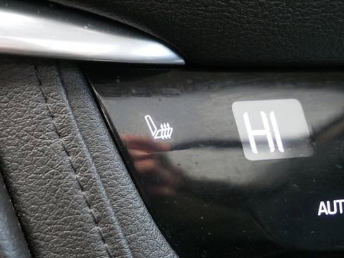 Used 2017 Cadillac XT5 Luxury w/ Driver Awareness Package image 17