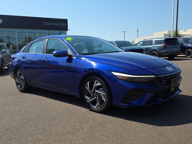Used 2024 Hyundai Elantra Limited FWD image 7
