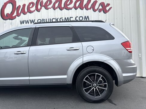 Used 2018 Dodge Journey SE w/ Popular Equipment Group image 2
