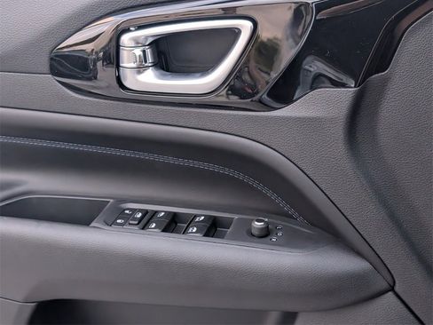 New 2026 Jeep Compass Latitude image 28