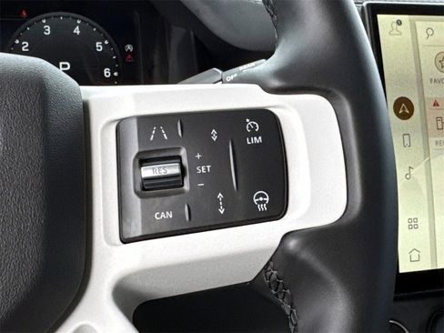 New 2026 Land Rover Defender 110 X-Dynamic SE image 31