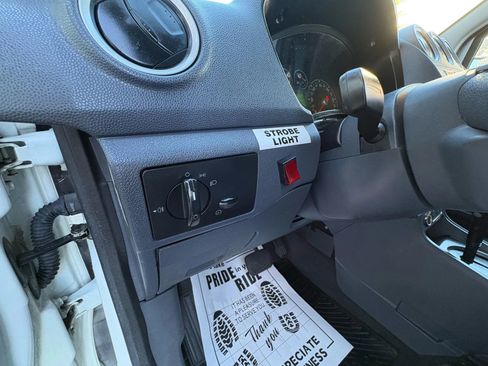 Used 2013 Ford Transit Connect XLT image 16