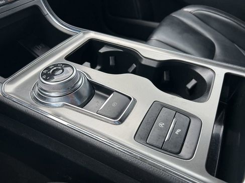 Used 2022 Ford Edge Titanium image 29