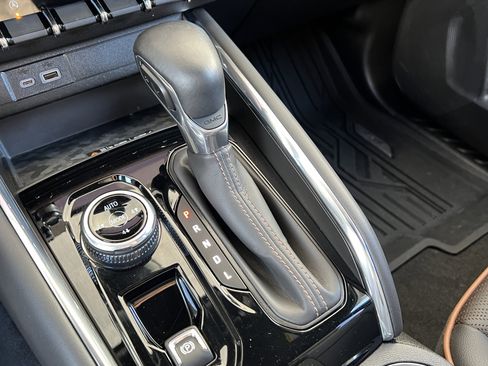 Used 2023 GMC Canyon AT4 w/ AT4 Premium Package image 27