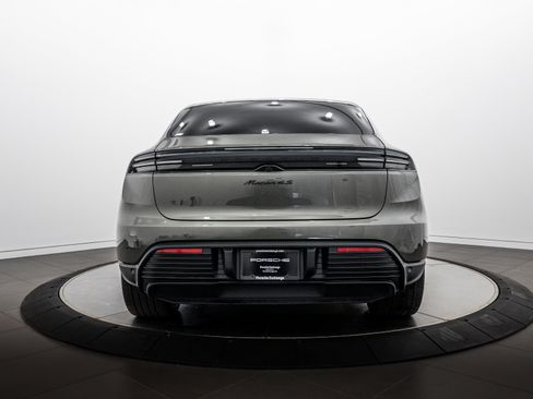 Certified 2025 Porsche Macan 4S Electric AWD/4WD image 6