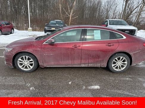 Used 2017 Chevrolet Malibu LT image 4