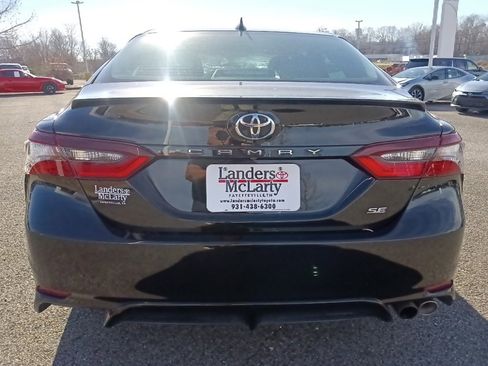 Used 2023 Toyota Camry SE image 4