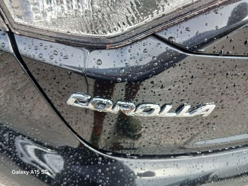 Used 2021 Toyota Corolla LE FWD image 14