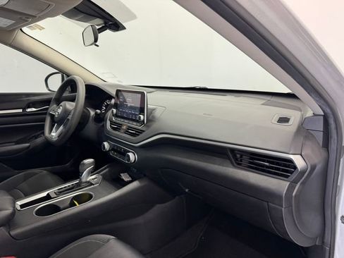 Used 2022 Nissan Altima 2.5 SV FWD image 34