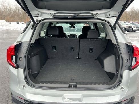 Used 2022 GMC Terrain SLE w/ Driver Convenience Package image 24