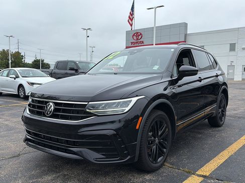 Used 2022 Volkswagen Tiguan SE R-Line AWD/4WD image 28