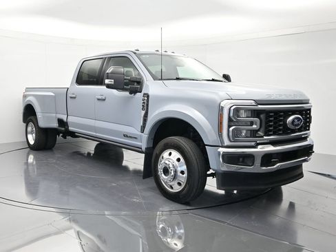 Used 2025 Ford F450 Lariat w/ Lariat Ultimate Package AWD/4WD image 3
