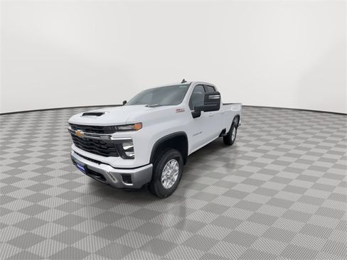 New 2026 Chevrolet Silverado 2500 LT image 4
