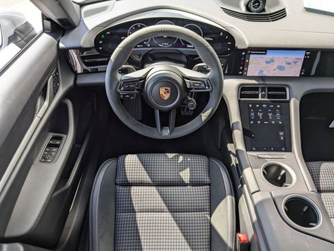 New 2025 Porsche Taycan 4S image 4