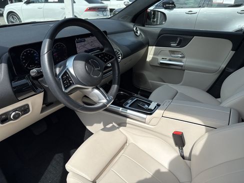 Used 2025 Mercedes-Benz GLA 250 image 12