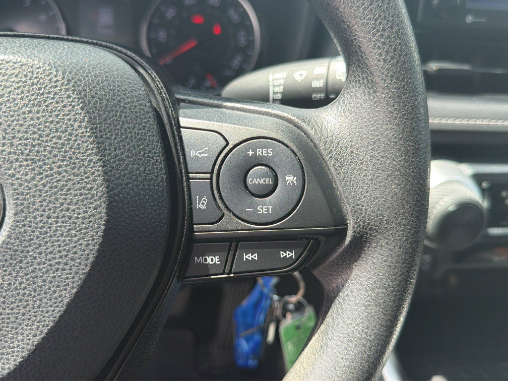 Used 2021 Toyota RAV4 LE AWD/4WD image 44