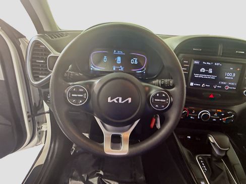 Used 2024 Kia Soul LX w/ Option Group 015 FWD image 13