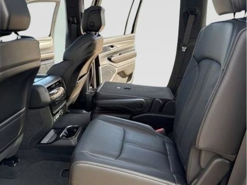 New 2026 Jeep Grand Wagoneer L 4WD w/ Premium Group I image 24