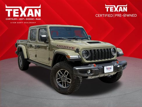 Used 2025 Jeep Gladiator Mojave w/ Convenience Group AWD/4WD image 1