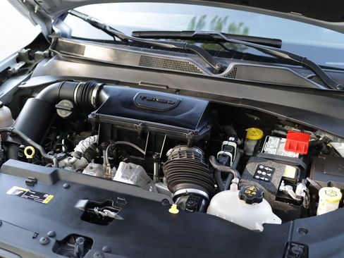 Used 2025 Jeep Compass Trailhawk AWD/4WD image 30