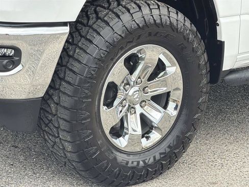 Used 2023 RAM 1500 Laramie AWD/4WD image 9