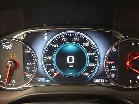 Used 2018 GMC Acadia Denali w/ Technology Package FWD image 17