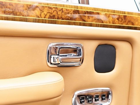 Used 1990 Rolls-Royce Silver Spur image 49