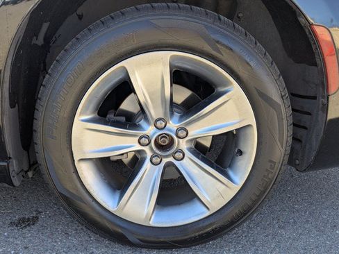 Used 2017 Dodge Charger SXT RWD image 26