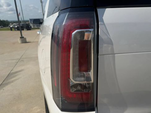 Used 2019 GMC Yukon Denali w/ Denali Ultimate Package AWD/4WD image 73