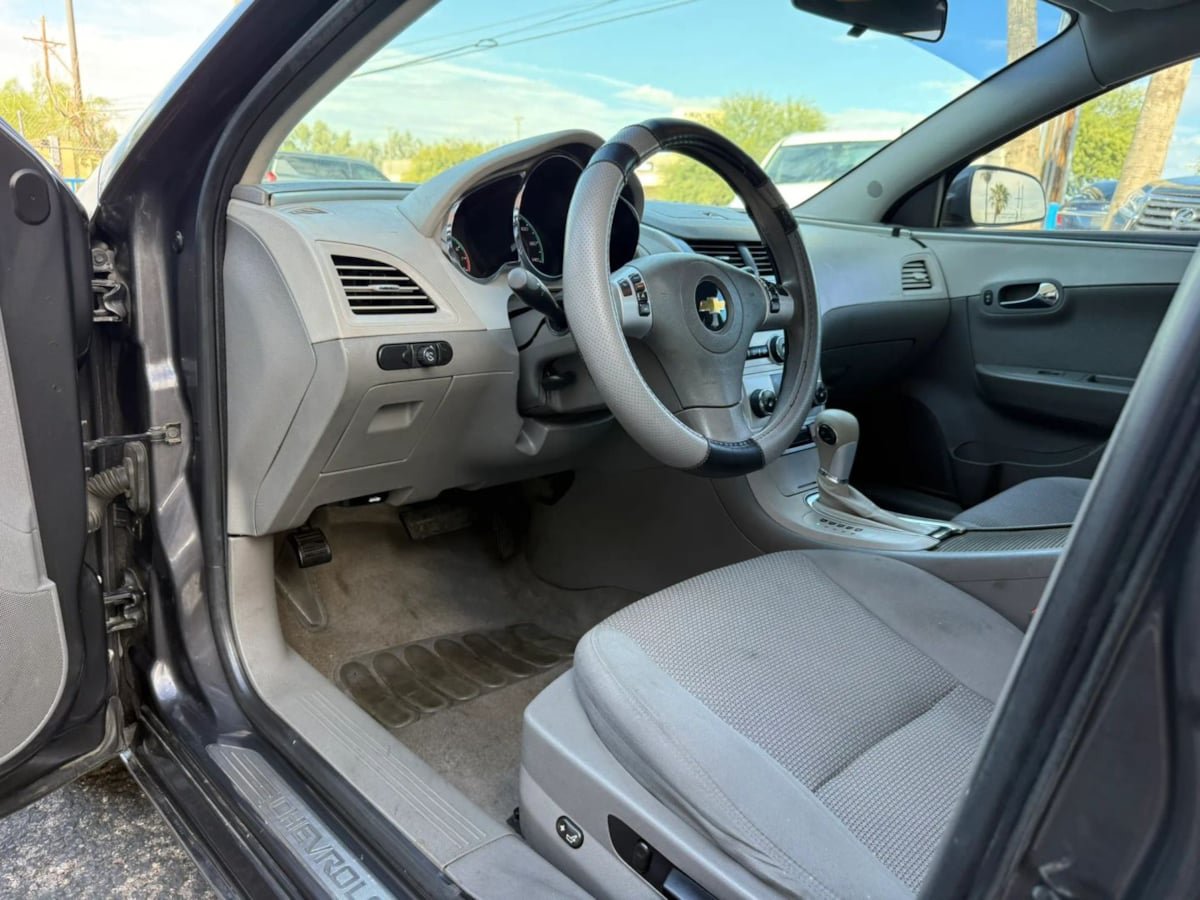 Used 2011 Chevrolet Malibu LT FWD image 38