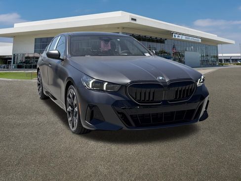 New 2026 BMW 540i xDrive AWD/4WD image 2