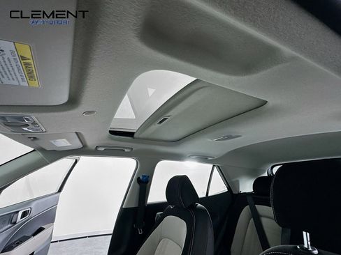 New 2026 Hyundai Venue SEL image 22